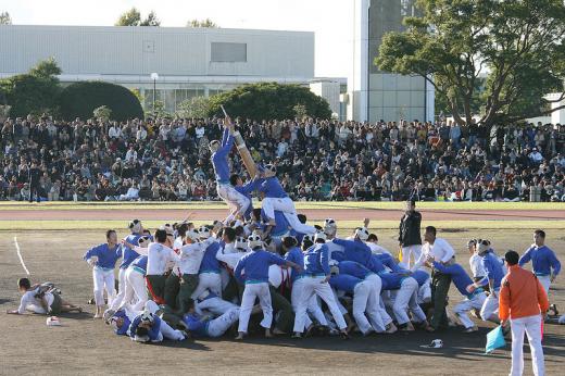 In the Japanese sport of Bo-Taoshi, the objective of each team is to lower the other team’s pole to within 30° of the ground.