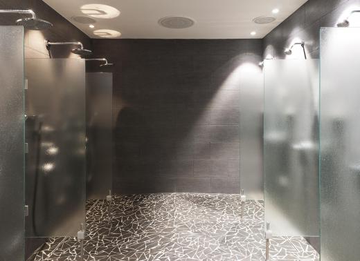 Like many fitness centers, Curves offers shower facilities for its members.