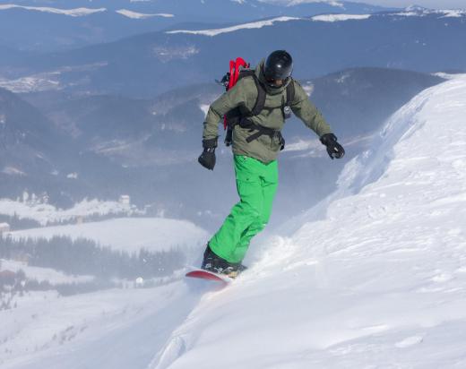 Quick turns are tougher for a snowboarder.